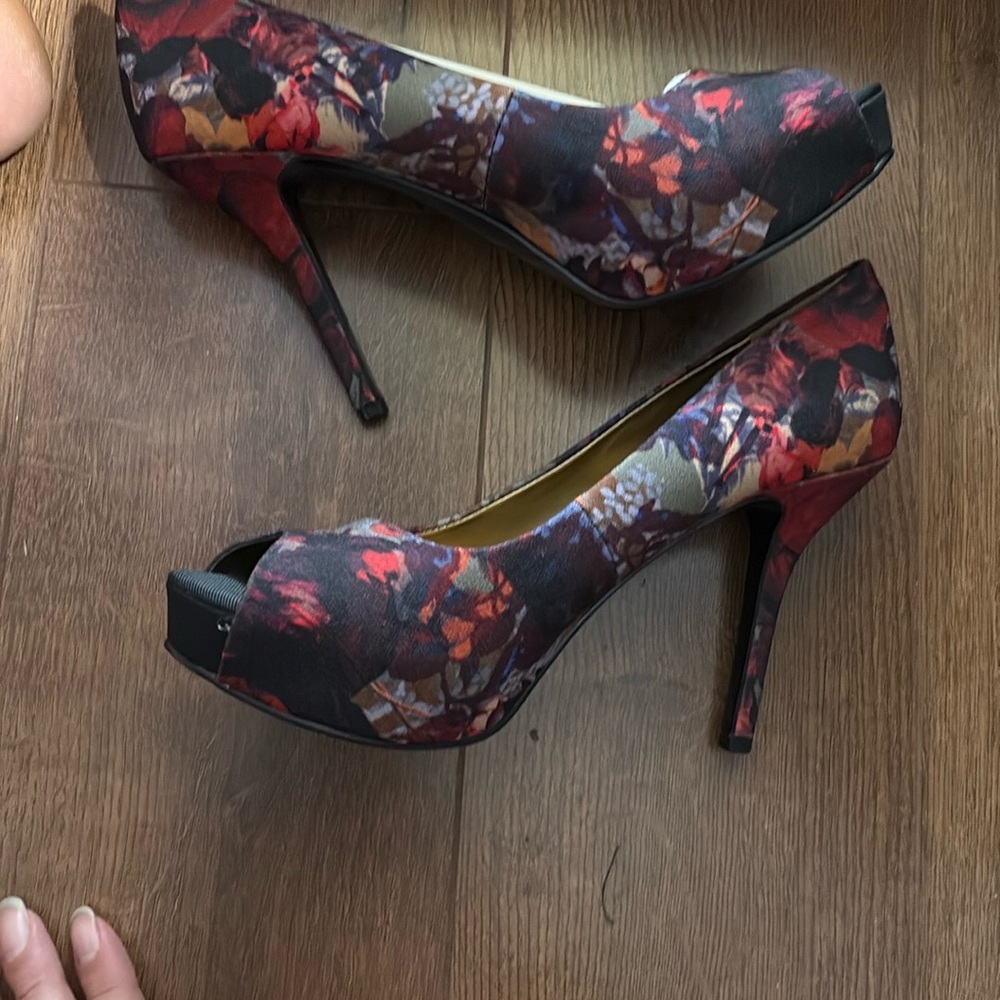 Nine West Red and Black Floral Heels